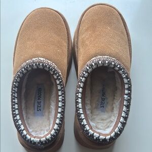 Steve Madden Cozy Tan Slippers